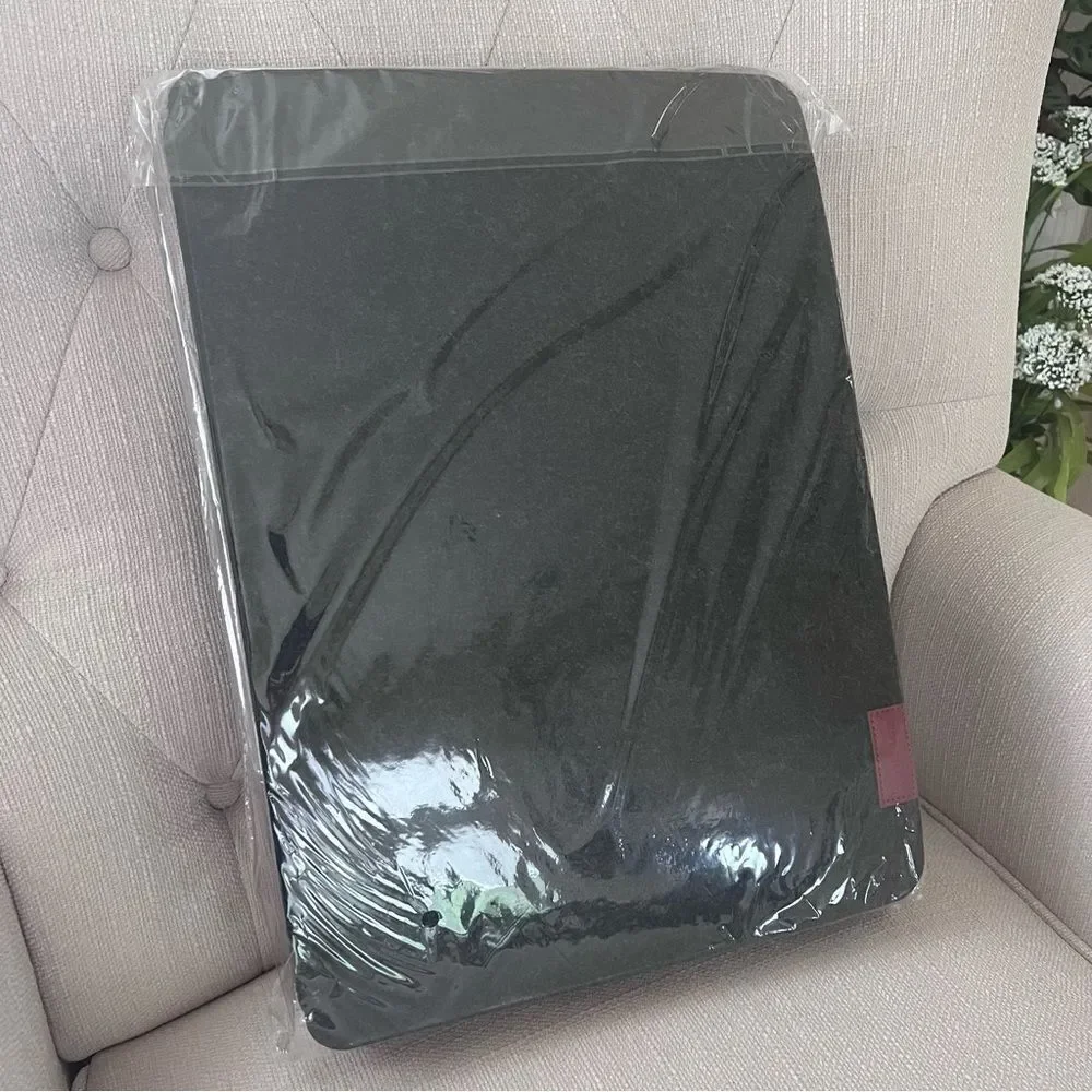 Set of 8 Gray Felt Washable Place Mats, Cutlery Holders, Coasters (24 Total) NWT